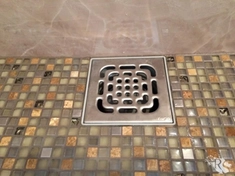 Монтаж трапа для душа