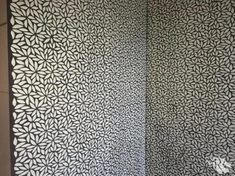 Облицовка стен в душевой