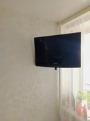 Использован кронштейн с регулировкой наклона и поворота, надежные анкерные крепления.