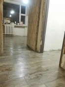 Укладка плитки на пол со смещением в четверть в один уровень с санузлами и кухней