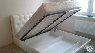 Сборка кровати с подъемным механизмом