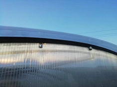 Теплица в Ракове 8х3,5м. Резиновый уплотнитель на стыке торца и крыши