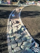 Укладка тротуарной плитки «Дикий камень»