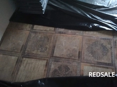 Укладка плитки на пол по горизонтали.   