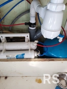 Установка проточного фильтра для воды. Система обратного осмоса.