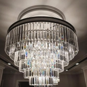 Установка потолочной люстры.
Использован надежный крюк-крепление, подключение выполнено с проверкой контактов и изоляции.
Люстра установлена строго по уровню, проводка аккуратно скрыта.