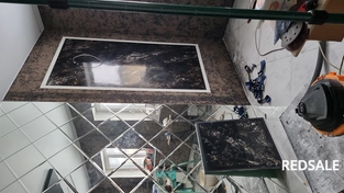 Работа выполнена в тёмных цветах (образец рядом) Венецианская штукатурка под мрамор