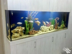 Сборка мебели в комнате