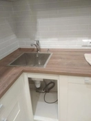 Установка врезной мойки из нержавейки 