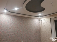 Двухуровневый потолок с софитами