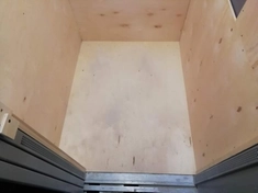 Малый лифт. Осуществил отделку пола в лифте. Для пола лифта использованы качественные материалы и профессиональные методы укладки.