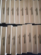 Смастерил конусные изделия из березы, используя свое мастерство и инструменты. Применялись высококачественная березовая древесина, тщательная ручная обработка и навыки точной отделки.